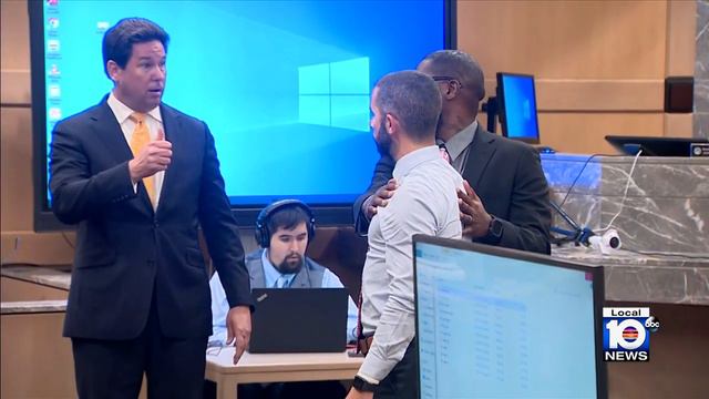 Willard Miller testifies in trial accused of grabbing a teenage girl by the neck and throwing he... смотреть онлайн