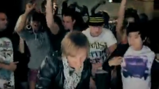 David Guetta Feat. Lmfao - Getting Over You смотреть онлайн