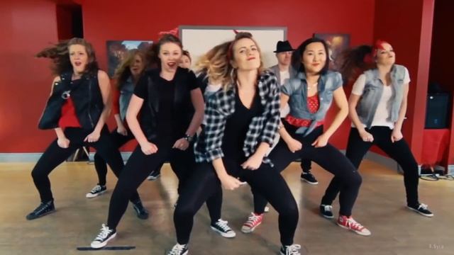 ЛЮБЛЮ ТЕПЛО ГОРЯЧИХ ГУБ - Андрей Храмов смотреть онлайн