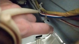 Течёт вода из лотка для порошка. Стиральная машина Samsung. Ремонт