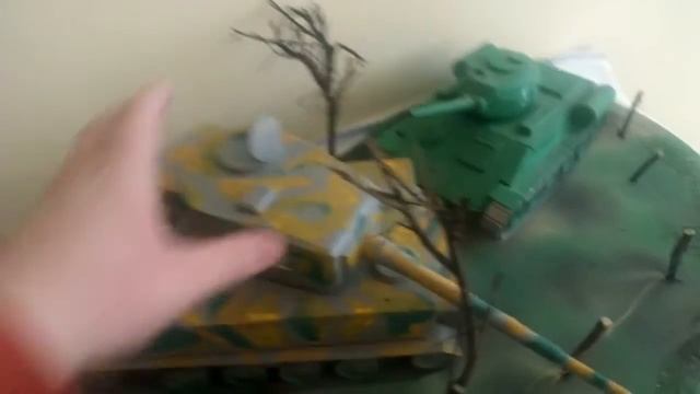 Деревянные модели военной техники.