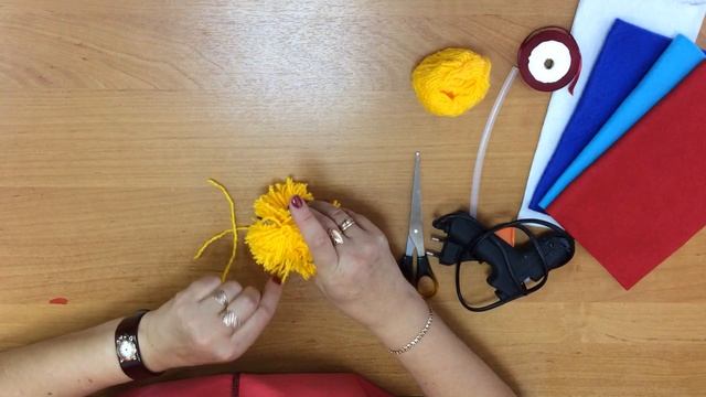 Цыплёнок из помпонов.mp4 смотреть онлайн