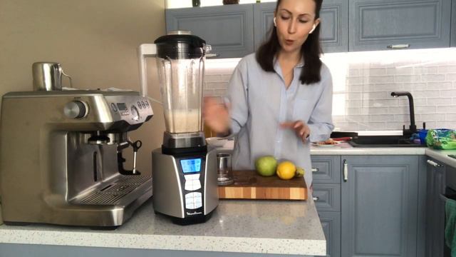 Миндальное молоко в блендере Moulinex LM936