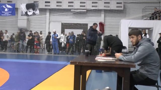 Инал Гидов (КБР) - Гусейн Абдулбасиров (Дагестан) смотреть онлайн