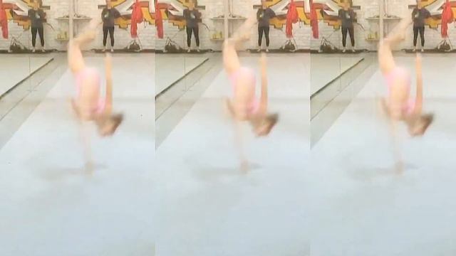 Elliana Walmsley "Look At Me Now" смотреть онлайн