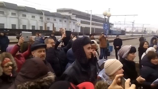 Песенный флешмоб. Поёт Мелитополь (10.12.16). «Если бы парни всей земли» смотреть онлайн