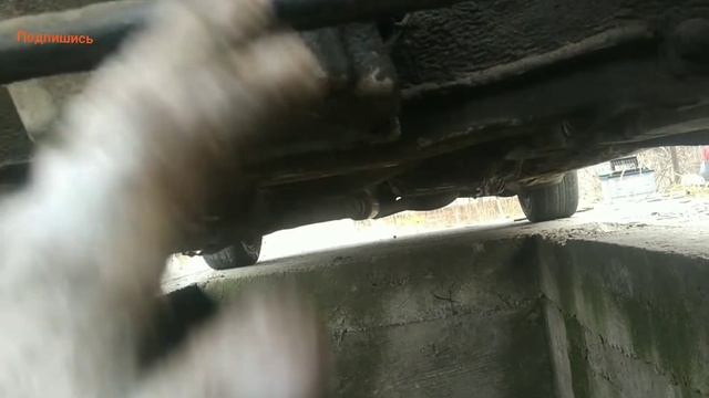 Как снять поддон картера на Мерседес w124 смотреть онлайн