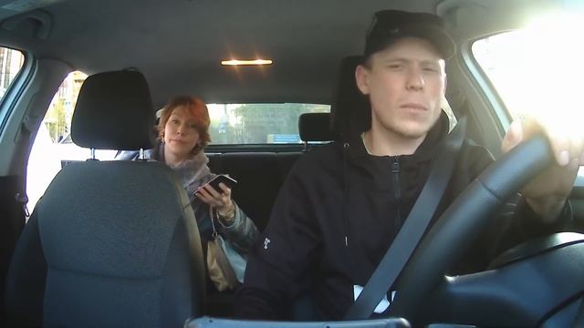 Работаю в ситимобил на майских праздниках, москва отдыхает, заказов мало