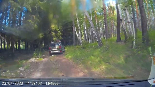 Форд Фокус 3, езда по лесной грунтовке за Дастером: колея, подъемы/спуски, камни, лёгкое бездорожье смотреть онлайн