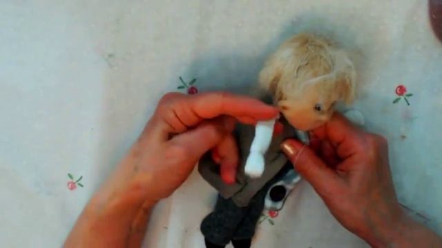 Кукла из капрона. СДЕЛАТЬ КУКЛУ ИЗ НОСКА пошагово. MUÑECA SOFT DE CALSETIN смотреть онлайн