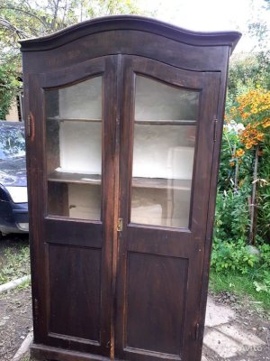 Реставрация книжного шкафа начала ХХ века из массива акации