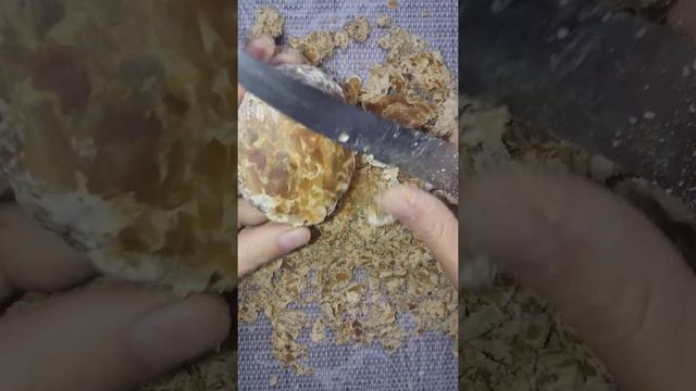 ASMR soap. режу необычную мыльную залипушку их старого хозяйственного мыла. смотреть онлайн