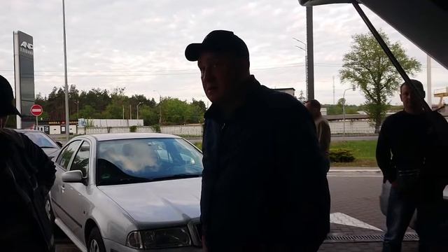 Барыги как причина очередей и дефицита. Киев, ANP на Столичном шоссе 33. 6:30 а.м. 12.05.22 смотреть онлайн