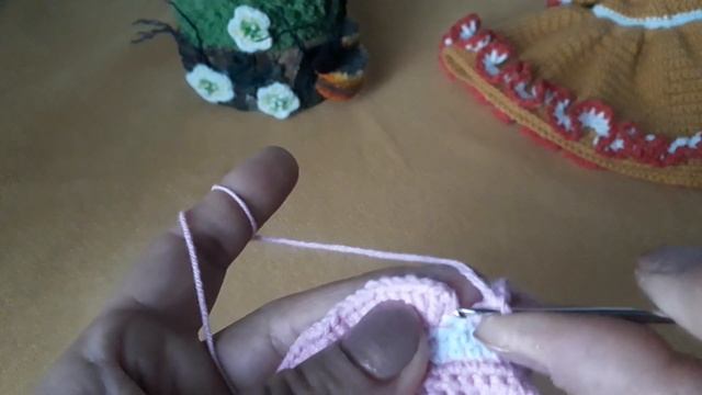 Amigurumi Örgü Bebek (Seval Bebek) Elbise Tarifİ 1.Bölüm смотреть онлайн