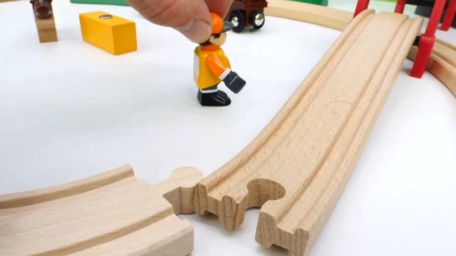 ¡Oh no, el puente esta roto! La ciudad de los juguetes Brio. Vídeos para niños en español con trene смотреть онлайн
