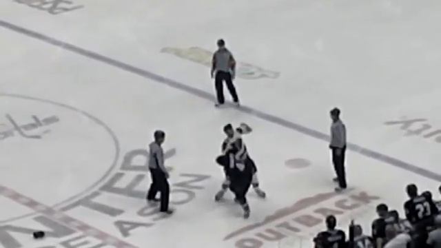 Hockey Fight Rechlicz vs Bonneau 2/11/2012 LIVE! AHL смотреть онлайн