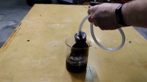 Фильтрация фуза растительного (подсолнечного) масла. Filtration of vegetable (sunflower) oil fuse.