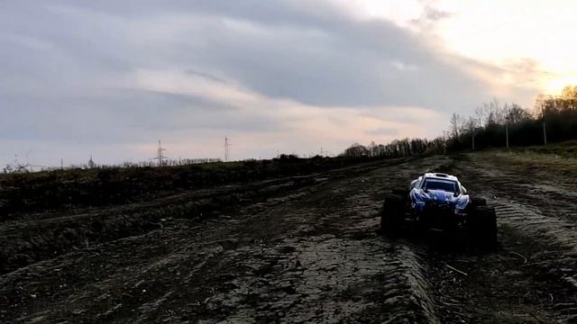 Покатушки на Монстрах Mmax и Smax.