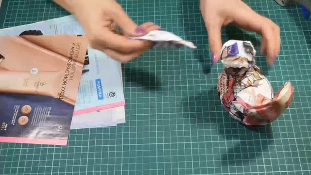 МК Заготовка пасхальной курочки из старых журналов. ЧАСТЬ 1 смотреть онлайн