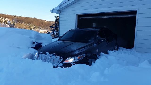 2010 ford taurus SHO 3 feet of snow смотреть онлайн