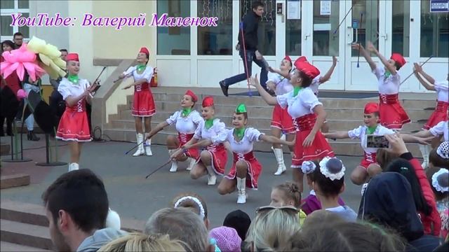 Спортивный танец на улице!!! смотреть онлайн