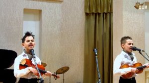 «Уно-уно-уно, ун моменто» юные музыканты шутят :)