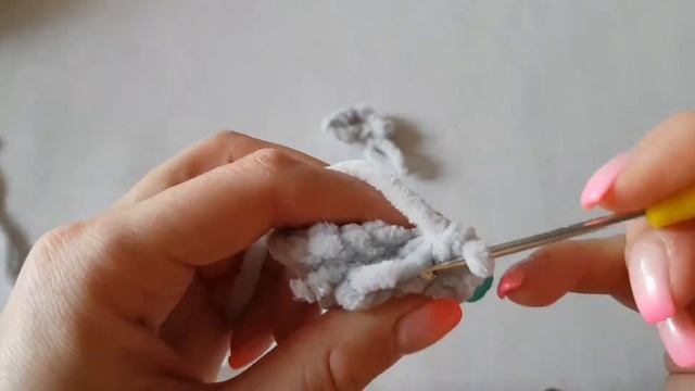 Плюшевая мышка крючком. Как связать мышку легко и просто. смотреть онлайн