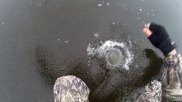 Ловля плотвы на безмотылку. "Деревяшка" смотреть онлайн