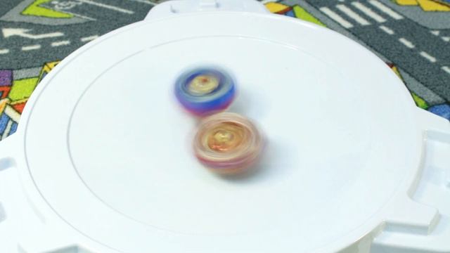 КАК ВСЁ ВРЕМЯ ВЫИГРЫВАТЬ БЕЙБЛЭЙД БИТВЫ? Дракоша Гоша - В мире игрушек.