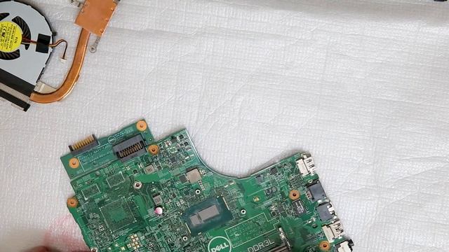 Dell inspiron 17 5000 series. Thermal paste Replacement. Clean the cooling module. смотреть онлайн