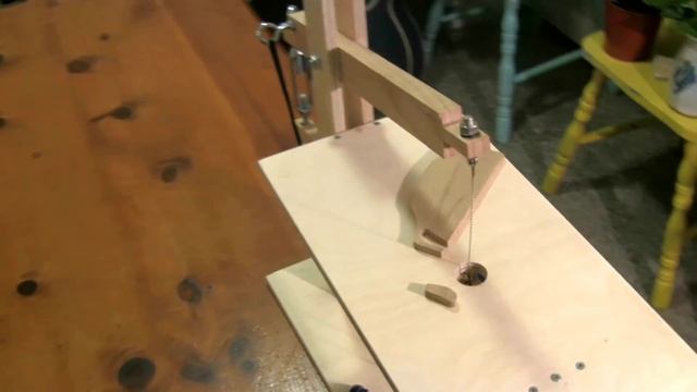 DIY Wooden Scroll Saw (Foot Powered) смотреть онлайн
