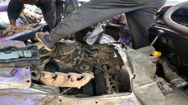 Toyota 5L engine rebuild ...Toyota 5L Engine