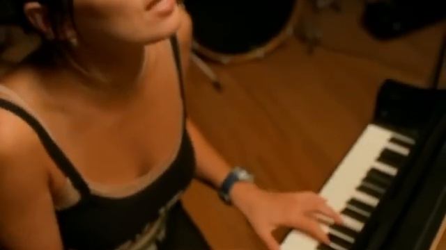 Chantal Kreviazuk - Leaving On A Jet Plane (Video) смотреть онлайн