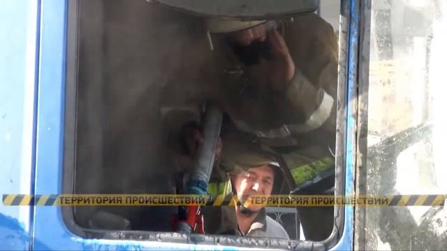 Горящий грузовик потушили водители смотреть онлайн