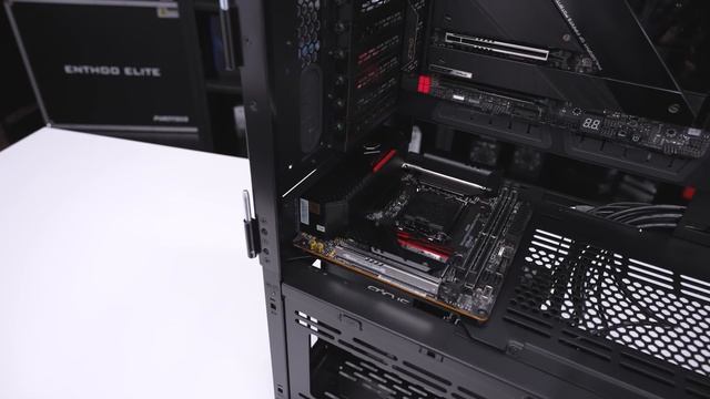 LIAN LI V3000 Plus Review - A Watercooling Enthusiasts Dream!