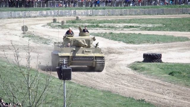 Tiger 131: Inside & Out | The Tank Museum смотреть онлайн