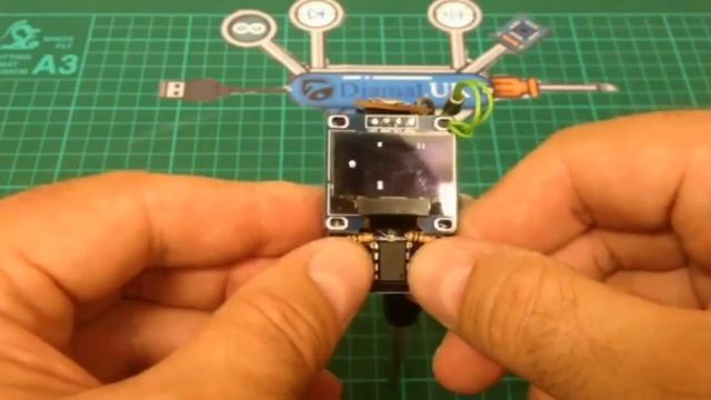 Two Games to fit into a single ATTiny85 at the same time. смотреть онлайн