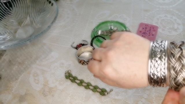 Когда настроение г.... Уход от реальности. Купила два винтажных браслета. Супер. смотреть онлайн