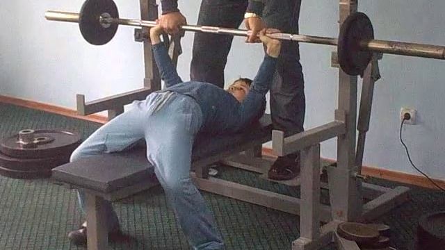 Жим лежа, 7 лет-35кг. Леоненко Егор, Украина, Сумы смотреть онлайн