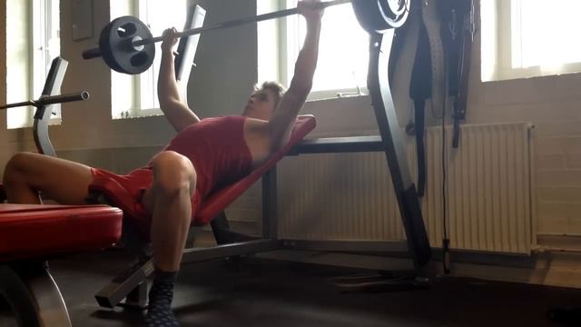 Incline BB Chest Press 3 x 62,5 kg смотреть онлайн