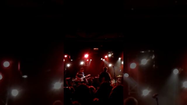 Dead boys-Sam Fender смотреть онлайн