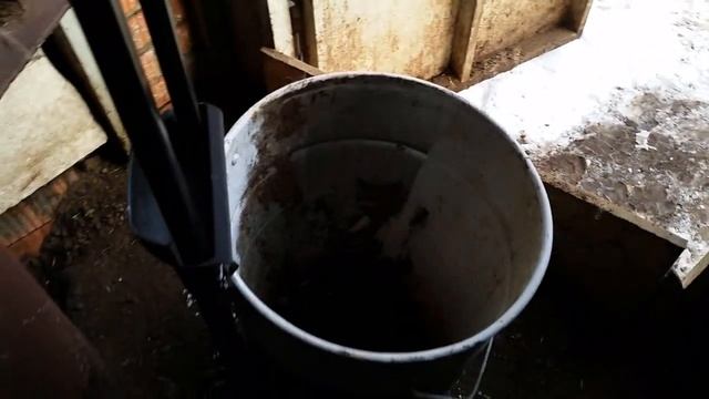 Ведро с колесами в помощь огороднику дачнику и садоводу вместо тележки смотреть онлайн