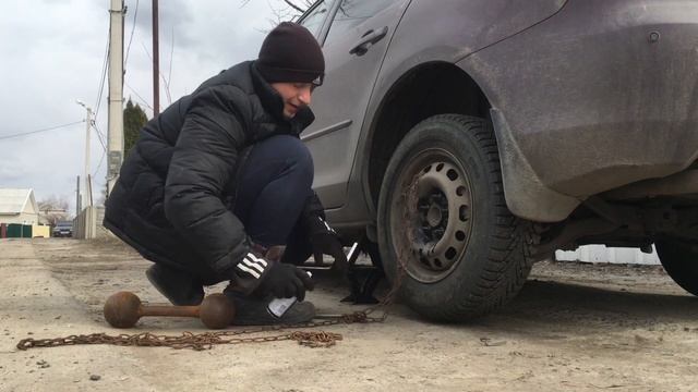 Как снять колесо,если оно прикипело смотреть онлайн