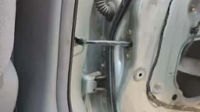 Ремонт дверного фиксатора. БЕСПЛАТНО(не фиксируется дверь в положениях).Toyota Mark 2 110кузов.