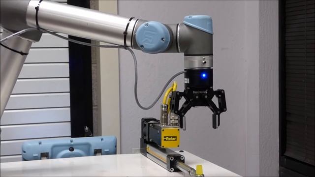 PAC communicating with a Universal Robot over Modbus TCP/IP смотреть онлайн