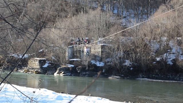 спуск на тросе над рекой Малая-Лаба смотреть онлайн