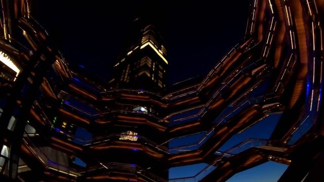 ⁴ᴷ⁶⁰ Walking The Vessel at Hudson Yards, NYC on a WINDY Night (IT'S CLOSED?) смотреть онлайн