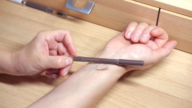 БРОВИ! ЛУЧШИЕ стойкие карандаши для макияжа. смотреть онлайн