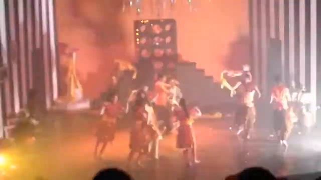 SABZ... item song of the play!! смотреть онлайн