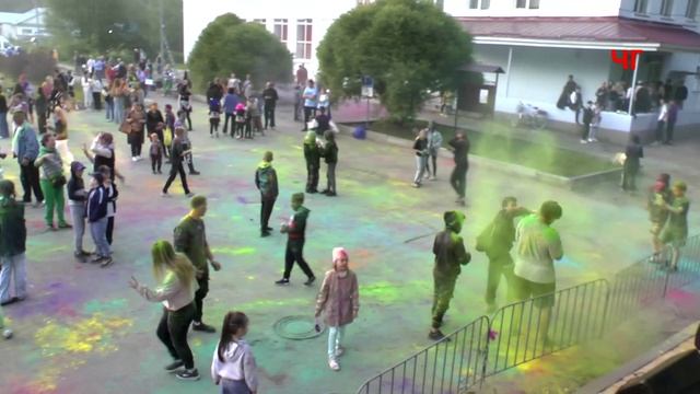 Дискотека с красками холи. смотреть онлайн